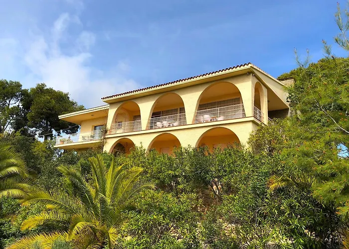 Villa Los Arcos